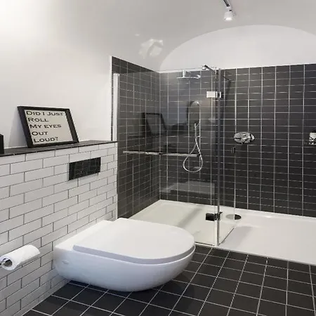 Pensión Judges Court 4*