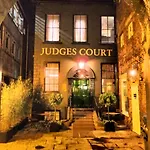 Judges Court بيت ضيافة
